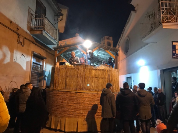 I carri di Sant’Antuono a Macerata Campania, venerdì 17 il clou della festa
